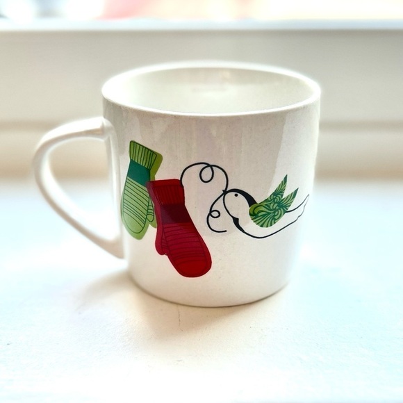 Bundle 2 Starbucks Holiday Ceramic Mugs 2011 10oz Mittens/Dove 2020 12oz… - Picture 10 of 11